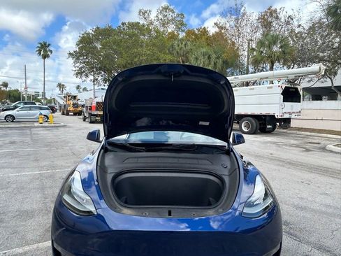 Used 2023 Tesla Model Y Performance image 28