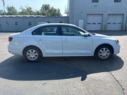 Used 2017 Volkswagen Jetta S FWD image 2