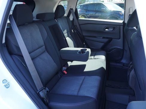 Used 2026 Nissan Rogue SV FWD image 9