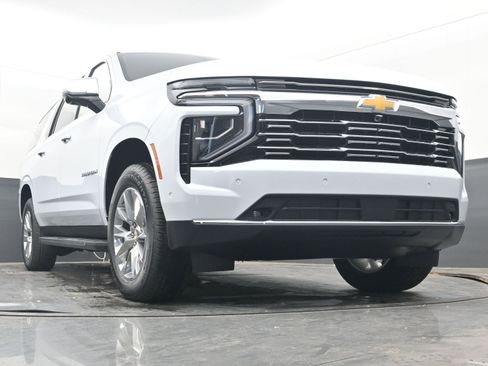 New 2026 Chevrolet Suburban Premier image 24