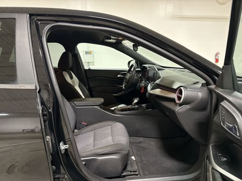 Used 2024 Chevrolet Trax RS FWD image 21