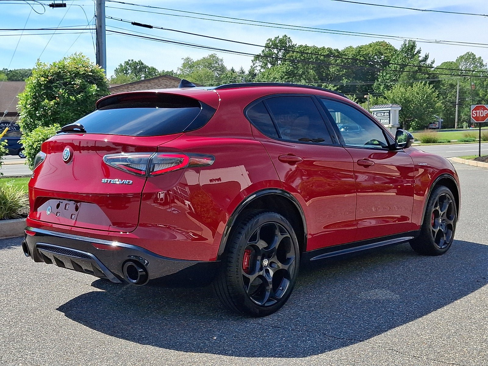 Used 2024 Alfa Romeo Stelvio Veloce AWD/4WD image 4