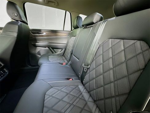 New 2026 Volkswagen Atlas SEL Premium R-Line image 4