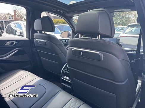 Used 2025 BMW X5 xDrive50e AWD/4WD image 14