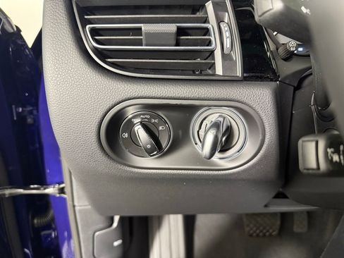 New 2026 Porsche Macan image 32