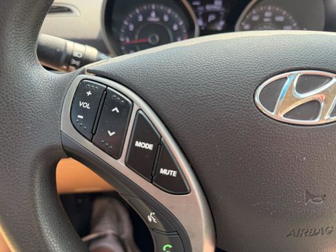 Used 2013 Hyundai Elantra GLS w/ Preferred Pkg image 41