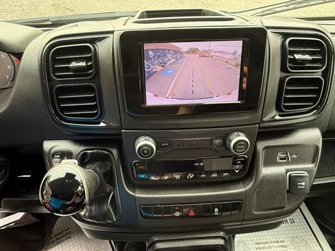 Used 2025 RAM ProMaster 2500 w/ Convenience Group FWD image 7