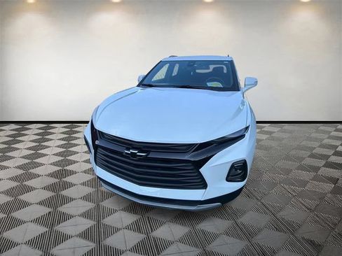 Used 2021 Chevrolet Blazer LT FWD image 2