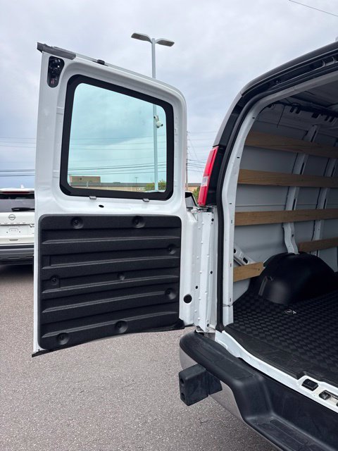 Used 2025 GMC Savana 2500 w/ Driver Convenience Package RWD image 19