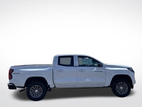 New 2026 Chevrolet Colorado LT w/ LT Convenience Package AWD/4WD image 16