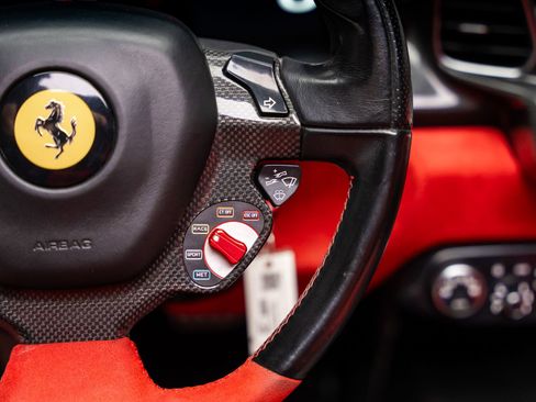 Used 2013 Ferrari 458 Spider image 57