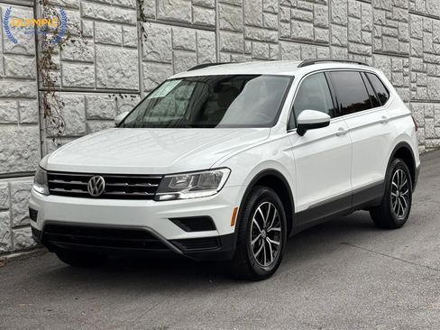 Used 2021 Volkswagen Tiguan SE image 1
