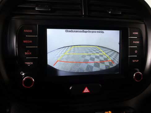 Used 2020 Kia Soul LX FWD image 6