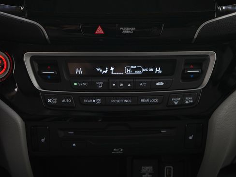 Used 2020 Honda Pilot Touring image 20