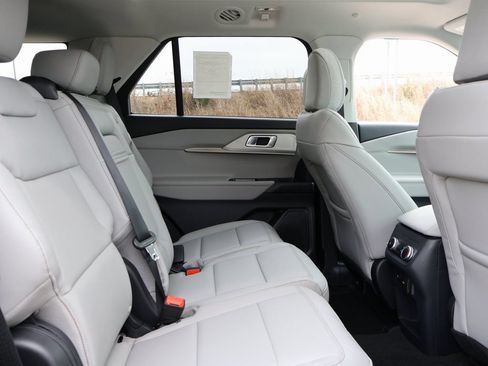 New 2026 Ford Explorer Active w/ Active Comfort Package AWD/4WD image 13