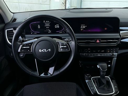 Used 2025 Kia Seltos S image 13