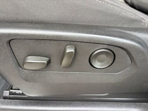 Used 2025 Chevrolet Silverado 1500 LT image 25