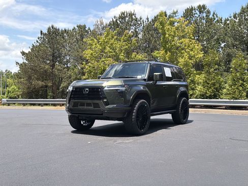 Used 2025 Lexus GX 550 w/ Accessory Package (2T) AWD/4WD image 14