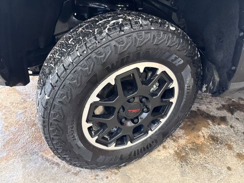 Used 2026 Toyota Tacoma TRD Off-Road w/ TRD Off Road Premium Package image 4