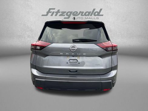 Used 2025 Nissan Rogue S image 6