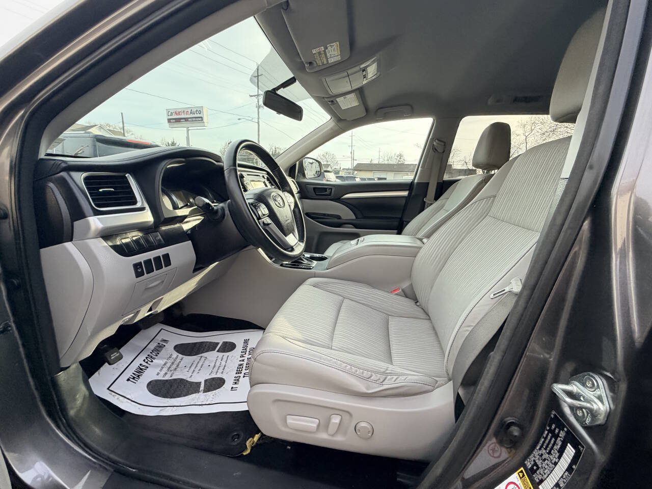 Used 2015 Toyota Highlander Plus AWD/4WD image 28