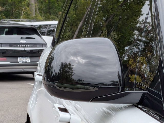 Used 2023 Land Rover Range Rover SE AWD/4WD image 12