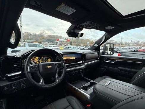 Used 2025 Chevrolet Silverado 2500 High Country w/ Technology Package image 24