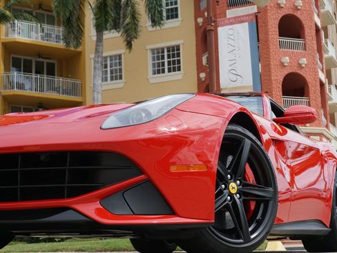 Used 2016 Ferrari F12 Berlinetta image 25