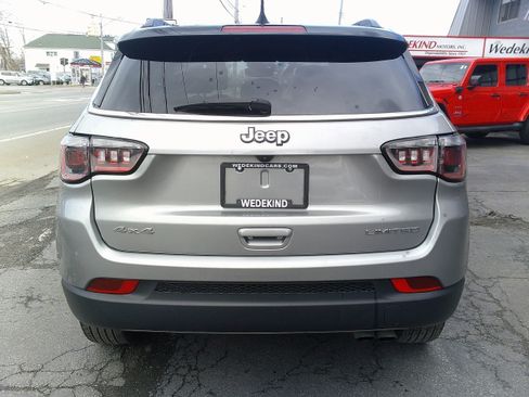 Used 2022 Jeep Compass Limited image 4