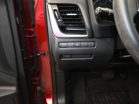 Used 2023 Nissan Rogue SV FWD image 12