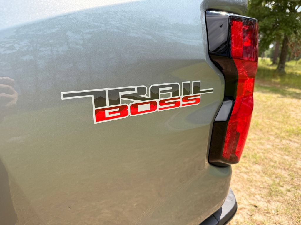 New 2026 Chevrolet Colorado Trail Boss AWD/4WD image 3