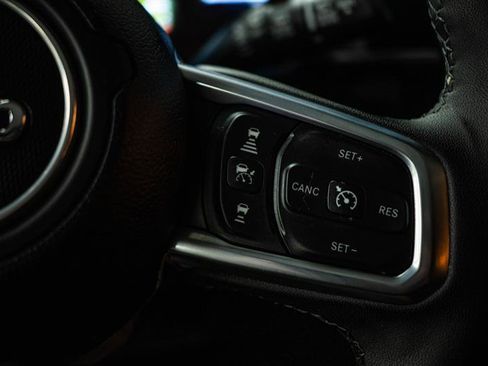 Used 2025 Jeep Wrangler Unlimited Sahara w/ Safety Group image 18