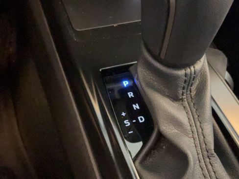 Used 2025 Toyota Camry SE FWD image 16