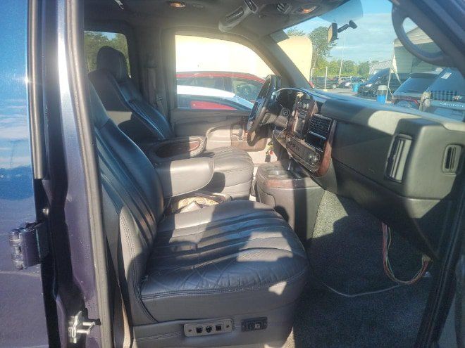 Used 2012 Chevrolet Express 1500 AWD image 12