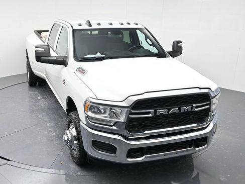 Used 2024 RAM 3500 Tradesman w/ Chrome Appearance Group image 40