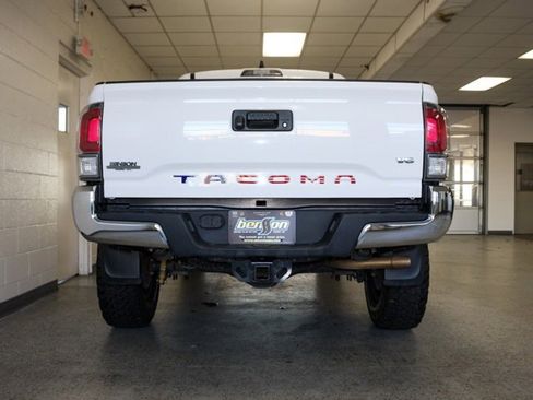 Used 2020 Toyota Tacoma TRD Off-Road image 4