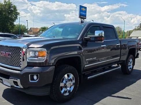 Used 2015 GMC Sierra 3500 Denali AWD/4WD image 3