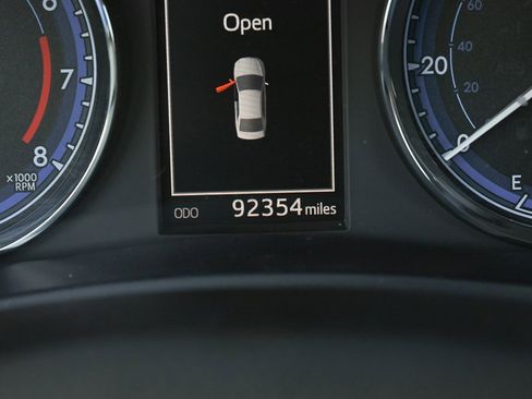 Used 2018 Toyota Corolla SE image 23