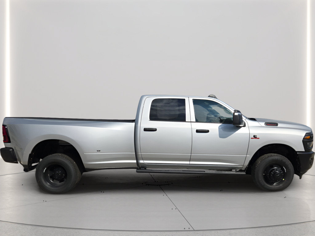 New 2026 RAM 3500 Tradesman AWD/4WD image 4