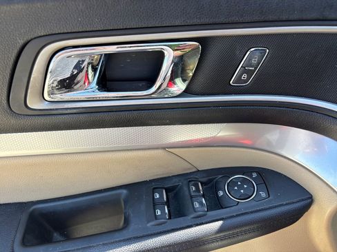 Used 2017 Ford Explorer XLT w/ Equipment Group 202A image 16