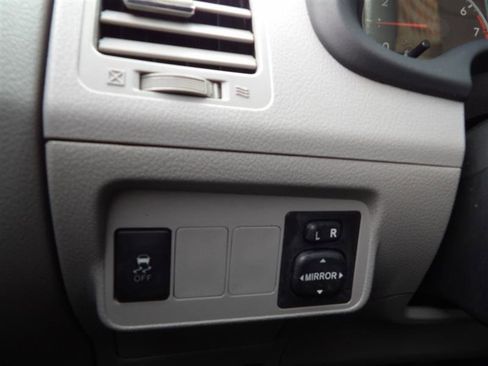 Used 2011 Toyota Corolla image 21