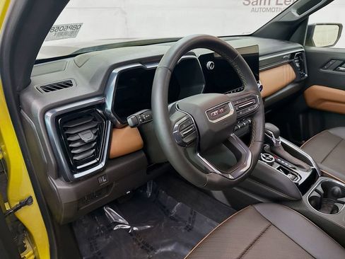 Used 2023 GMC Canyon AT4 w/ AT4 Premium Package AWD/4WD image 12