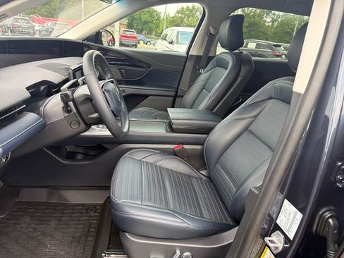 Certified 2024 Lincoln Nautilus Reserve AWD/4WD image 13