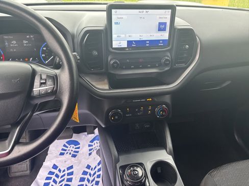 Used 2021 Ford Bronco Sport image 2