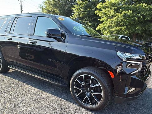Used 2024 Chevrolet Suburban RST w/ Luxury Package AWD/4WD image 7