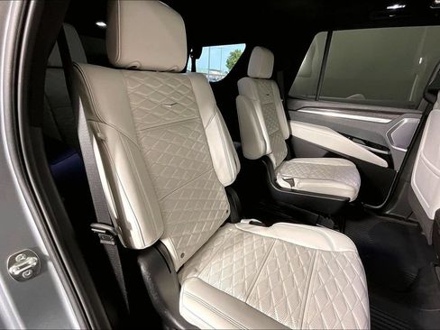 Used 2025 Cadillac Escalade V w/ LPO, ONYX Package AWD/4WD image 36