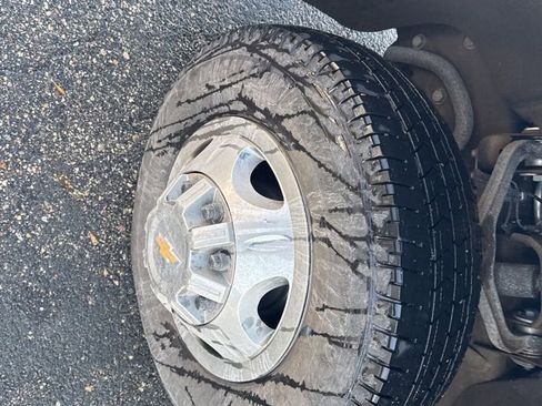 Used 2025 Chevrolet Silverado 3500 LT w/ Convenience Package image 9