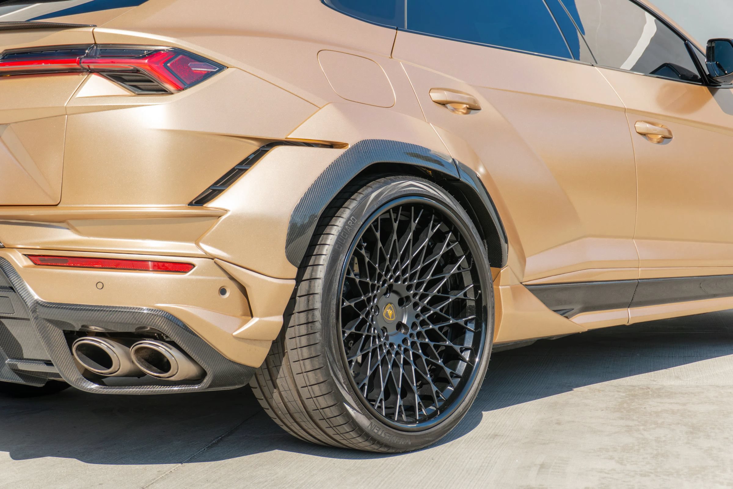 Used 2023 Lamborghini Urus Performante AWD/4WD image 41