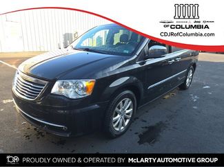 Used 2015 Chrysler Town & Country Limited Platinum image 1