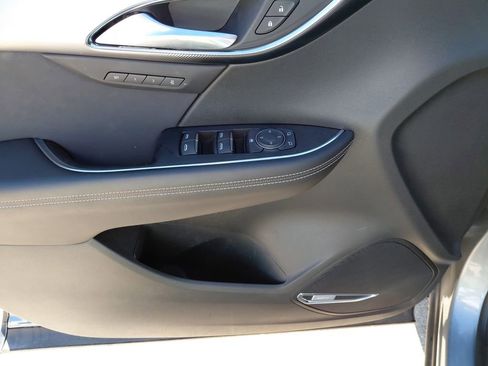 Used 2025 Buick Envision Sport Touring image 28